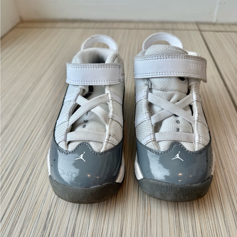 Toddler Jordan Gray and White Chunky Sneakers
